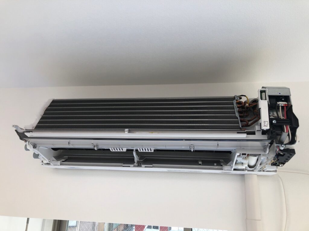 ☆ジモティ割あり☆ HITACHI 日立 エアコン 2.2kw 20年製 室内機分解 